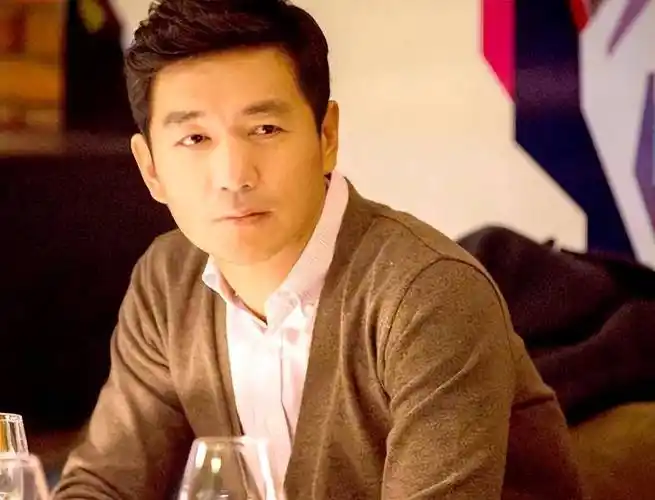 "伍六一"邢佳栋:曾被北影开除,演技一级棒,出道至今不温不火_绑匪_父