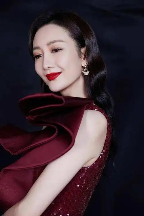 年纪越大越漂亮的女星,我只服这6位,快40岁才变美