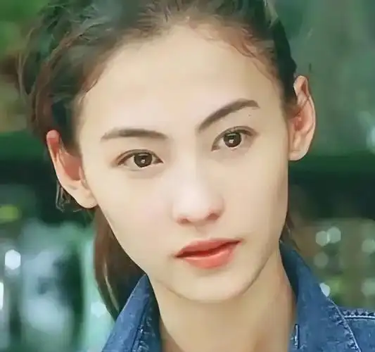 回顾陈慧琳被宠上天的女人出道25年零绯闻47岁活成公主