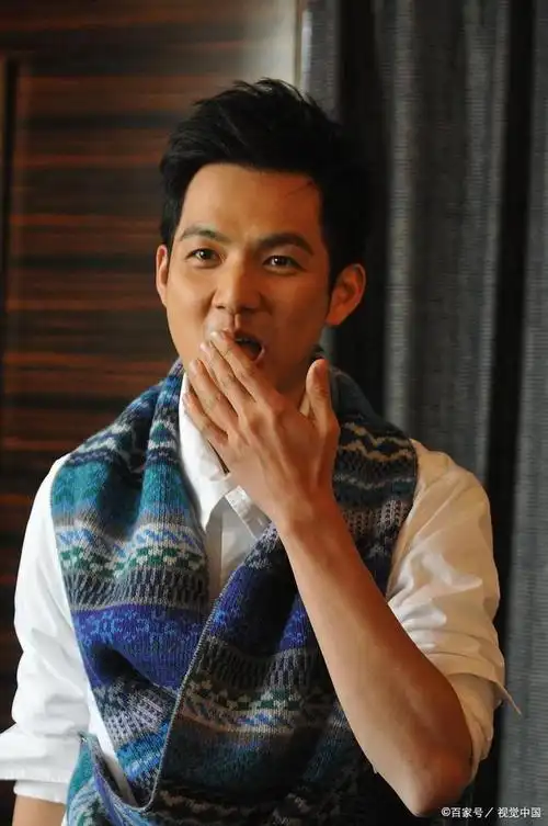 娱乐3瓜钟汉良曝离婚要求妻子净身出户孩子归汉良