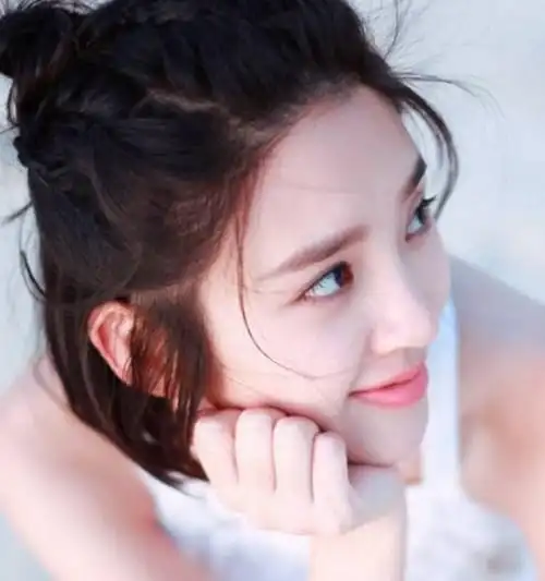 end清爽马尾,开启炎热过后的百变发型