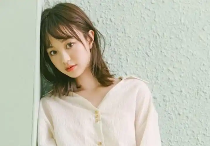 圆脸适合剪什么发型?(最适合圆脸的发型)-百科学社