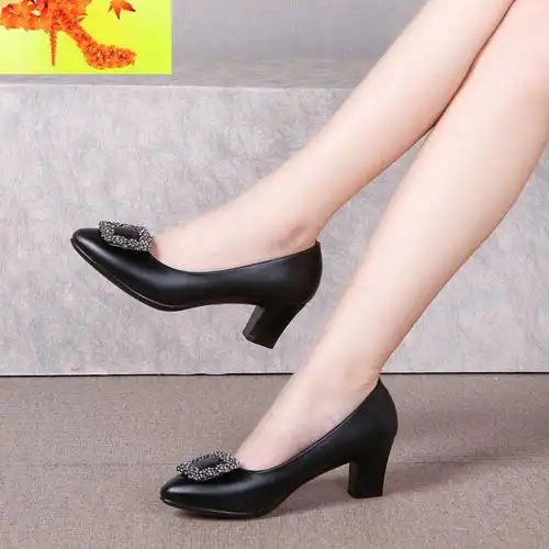 皮鞋女士春秋2019新款百搭高跟皮中跟粗跟软底红色中年妈妈单鞋 简畅