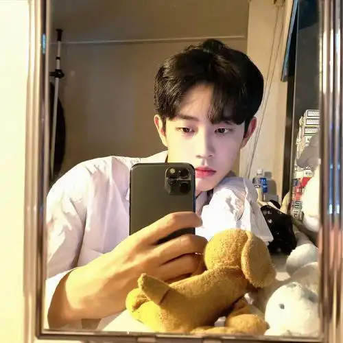 帅哥头像真人稳重,这才是真正的成熟-男生头像