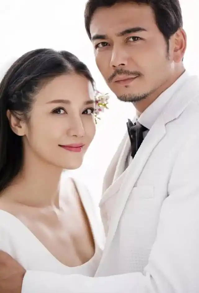 杨烁婚礼邀请了谁杨烁和老婆王黎雯因戏生情隐婚八年
