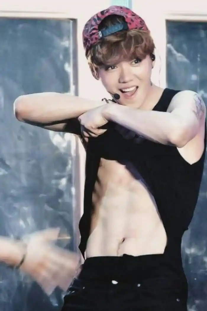 鹿晗的十种风格图片,你喜欢哪一种?