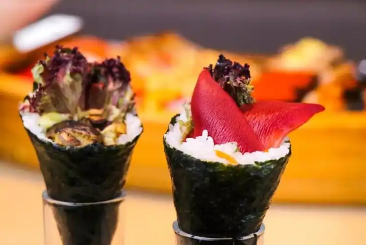 珠海头牌回转寿司店诚意撩胃299抢100元抵用券限量200张