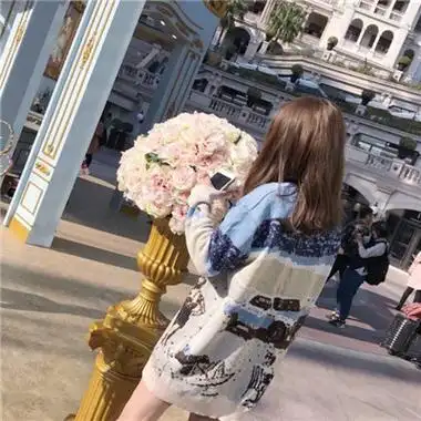 女生头像小清新背影头像2021超唯美 别人的拥抱再美也不温暖