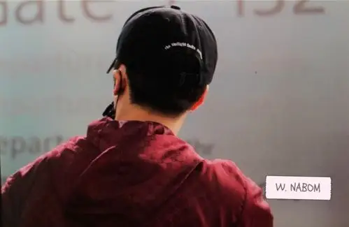 后脑勺也swag 一个酷盖王嘉尔