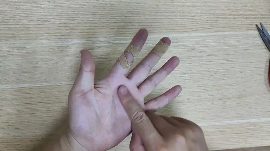 创可贴怎么使用