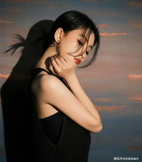 原创孙怡新恋情再添实锤同游法国被偶遇男方脚踏两船她知三当三