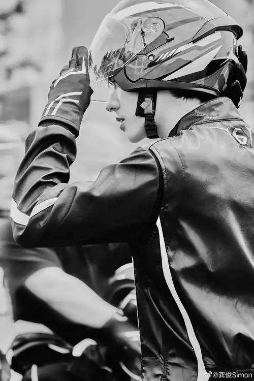 龚俊 搞笑归搞笑,颜值身高气质没得挑@龚俊simon - 抖音