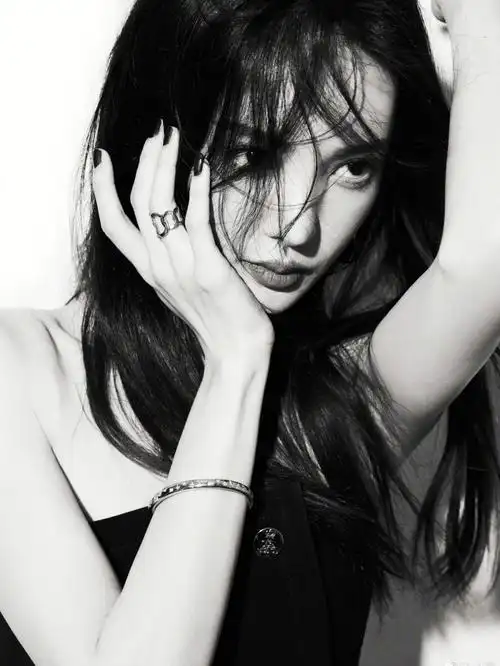 金晨黑白冷感大片