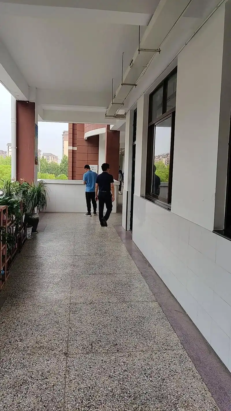 宿迁中学高一实验部班主任在干嘛.他们在哪里?他们在干什么?  - 抖音