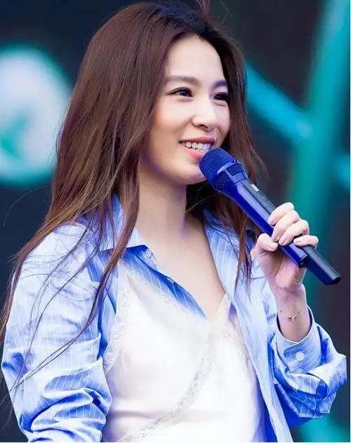 田馥甄参加音乐节惹争议,回怼:我只是个歌手,何必卷入?