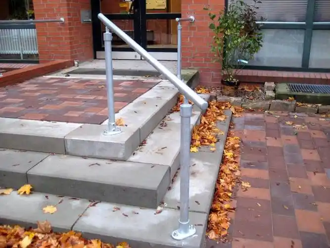 学校内的dda无障碍扶手栏杆设施 - 新百安