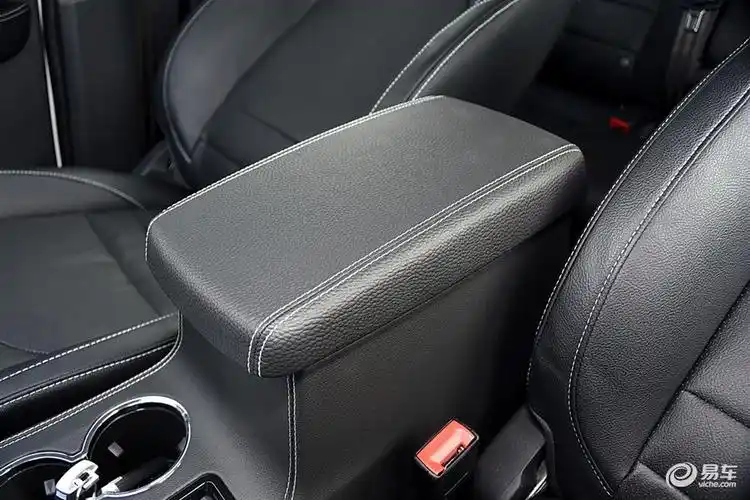 0t dct 豪华型前排中央扶手箱汽车图片-汽车图片大全】-易车网