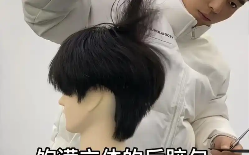 韩式发型凌乱微分碎盖饱满的后脑勺修剪方式,喜欢的赶紧来去找你的