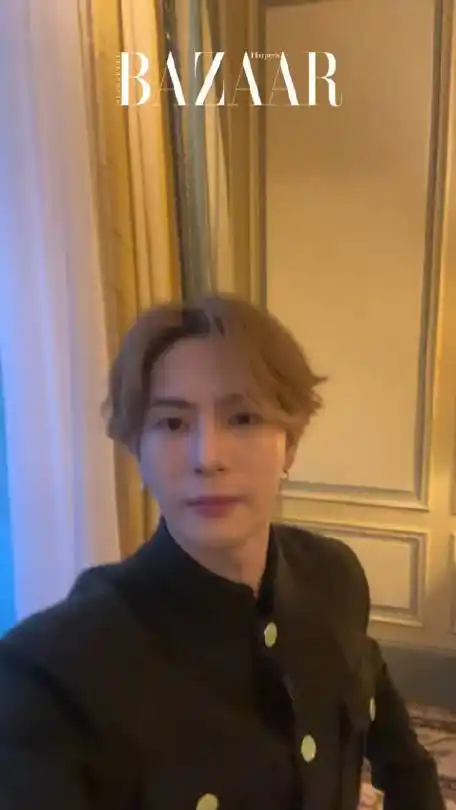 王嘉尔在巴黎穿了唐装##王嘉尔卡地亚全球品牌大使