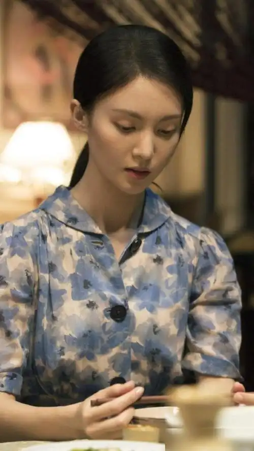 金晨,李易峰新剧《隐秘而伟大》开播,金晨民国扮相清冷又惊艳!