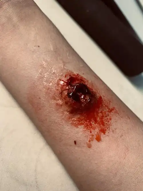 影视化妆培训-特效枪伤简单教学-中视影人