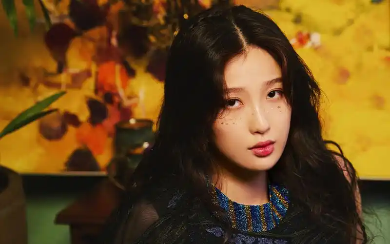 虞书欣性感复古写真桌面壁纸