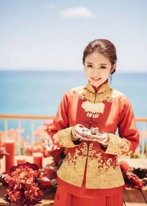 女明星结婚的秀禾造型,刘诗诗淡雅温婉,陈紫函华丽惊艳