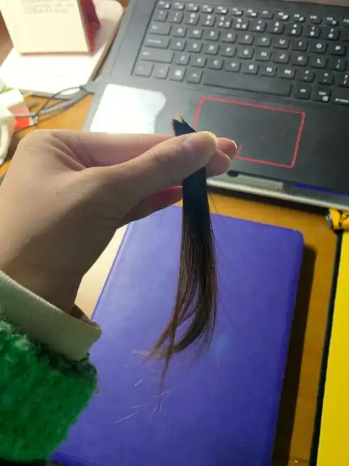 自己剪了个刘海70