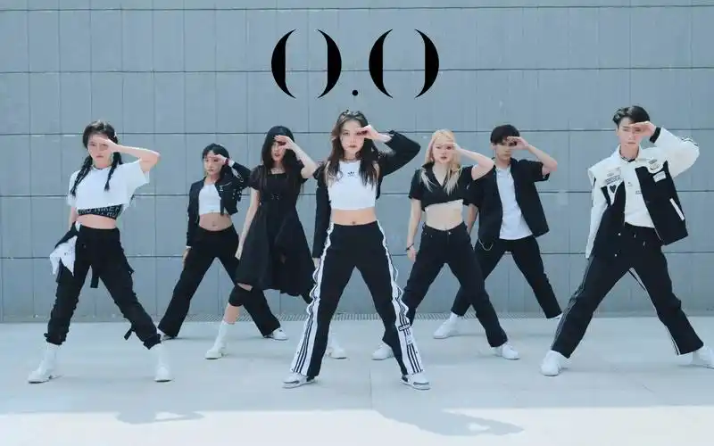 活动  【nmixx】累不活了《o.o》全曲翻跳 |女团舞已经卷成这样了吗