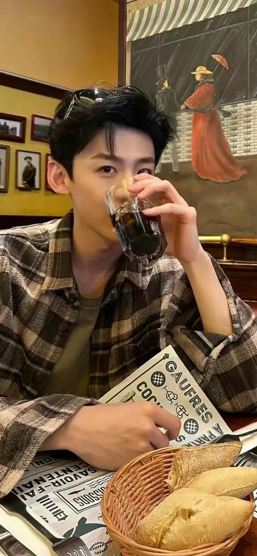 白敬亭壁纸真的太赞啦!