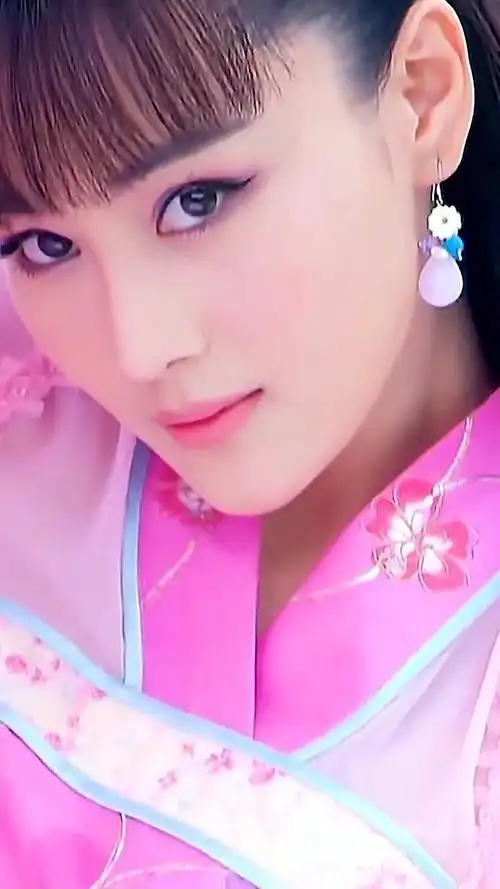 张馨予她的美一见倾心,嫁给爱情,美艳大气,媚到骨子里的妲己!