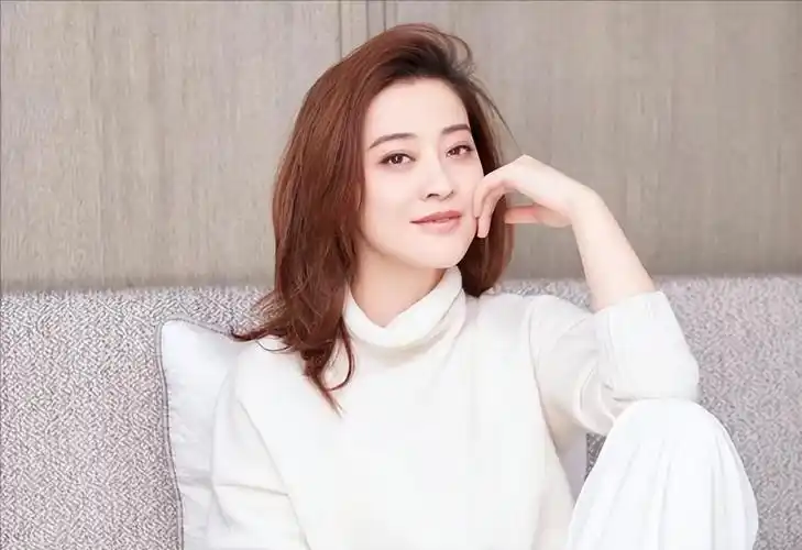 回顾梅婷:拒绝名导演,为前夫花400万,二婚嫁摄影师幸福圆满,凭啥