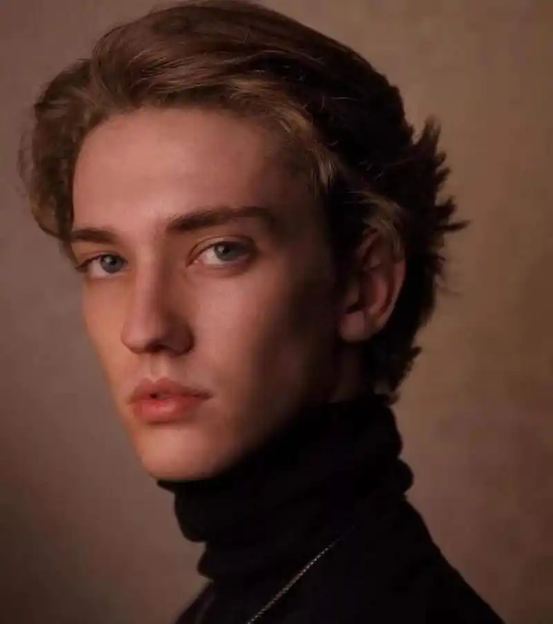 julian mackay(朱利安·麦凯)