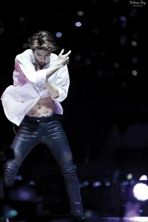 韩国男团中有哪些身材好的明星?