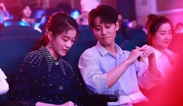 杨幂|小s|黄轩|杨紫|陈意涵|张雪迎|欧阳娜娜|王菲谢霆锋_网易订阅