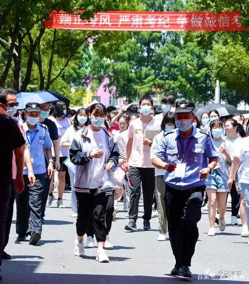 高考第一天,新洲5000多名学子奔赴考场