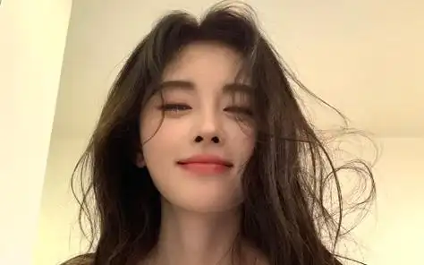 鞠婧祎细闪眼妆wb更新231018