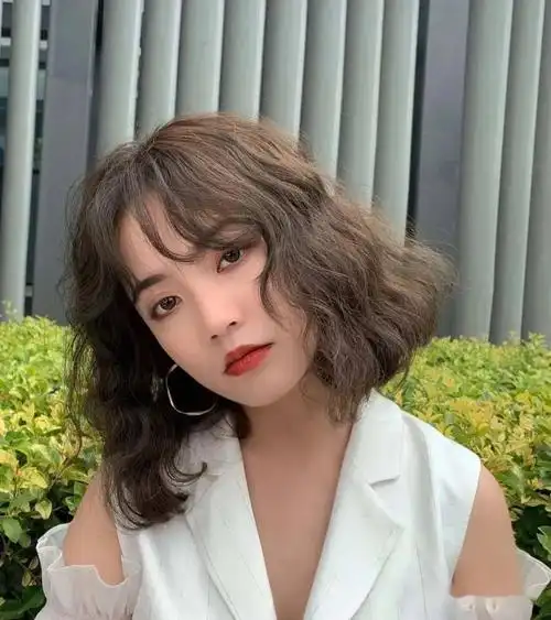 减龄短发烫好打理懒人首选