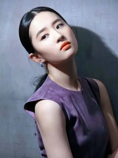 刘亦菲紫色背心优雅写真_演技_网友_漂亮