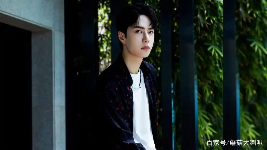 王一博一人分饰俩角街舞水舞台燃爆现场快本呆萌游戏王