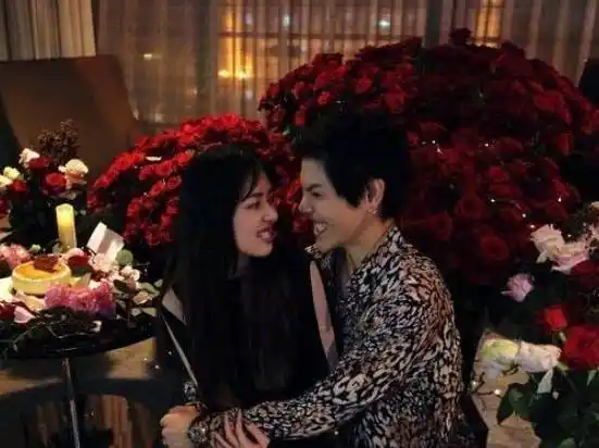 开怼网友,长篇大论就为了让儿媳出气,羡慕有个好婆婆_向佐_因为_原因