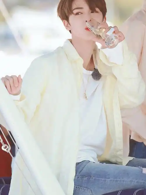 澳洲的贝贝好可爱呀!#朱正廷  #奇妙的食物旅行  #zzt-朱正廷