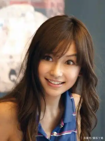 18岁baby日本旧照曝光,在大街上豪放吃雪糕|杨颖|娱乐圈_网易订阅