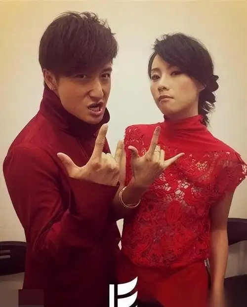 懂得终身学习多重要?同是运动员出身,对比邓丽欣与方力申就懂了