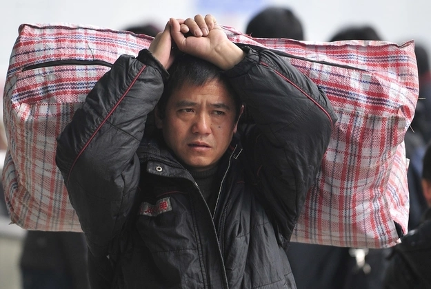 5张让人心酸的图片,农民工回家之路,他们还会回来吗?