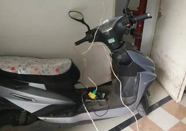 今天知道了电动车充电先插电源和先插电池哪个会伤车