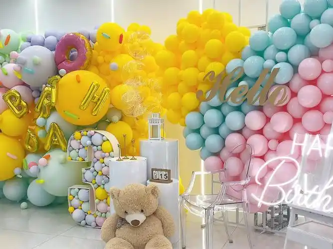 不规则气球墙大爱心场景搭建