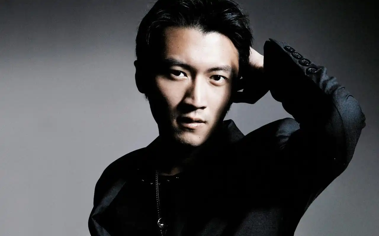 谢霆锋帅气写真精美高清电脑桌面主题壁纸下载
