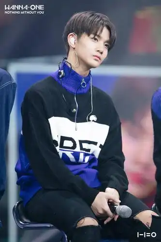 朴志训赖冠霖姜丹尼尔帅气露面【组图】【42】