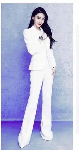 angelababy身着时尚帅气的职业装,看着就非常养眼